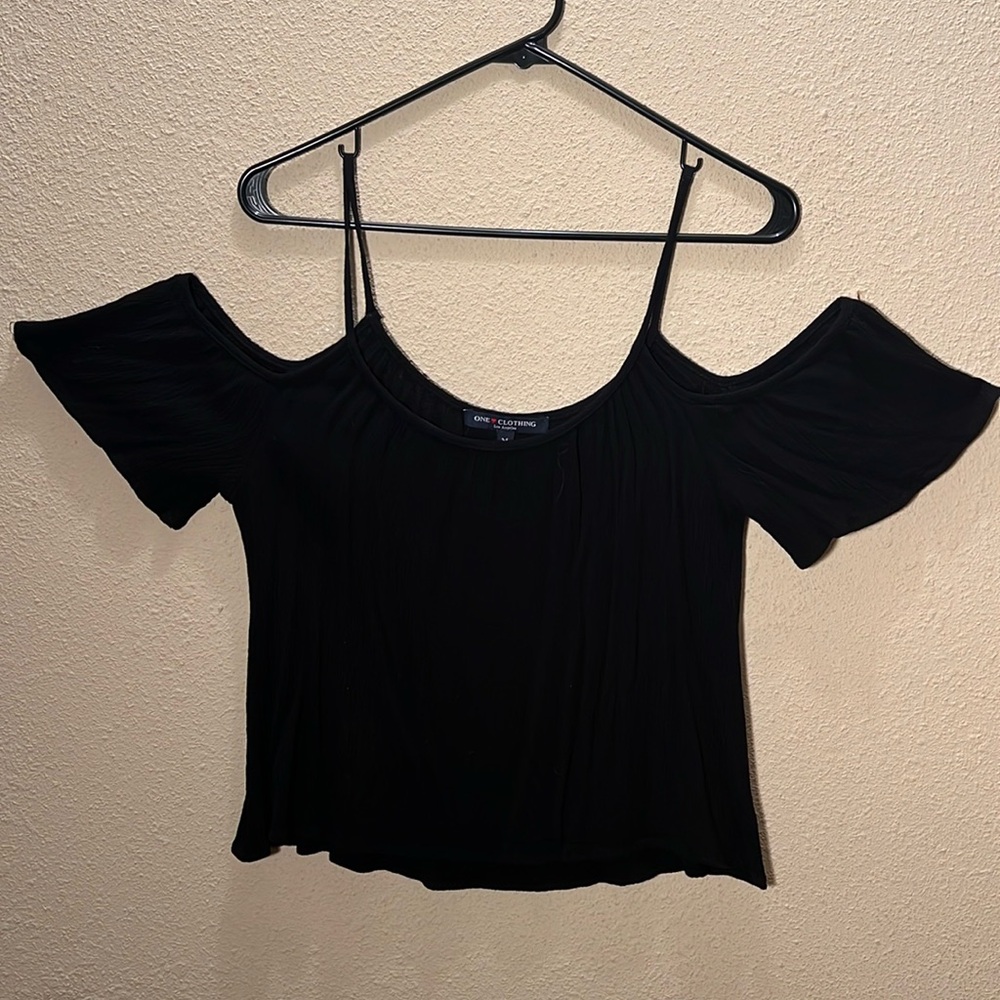 Black Cold Shoulder flowy loose crop tank
